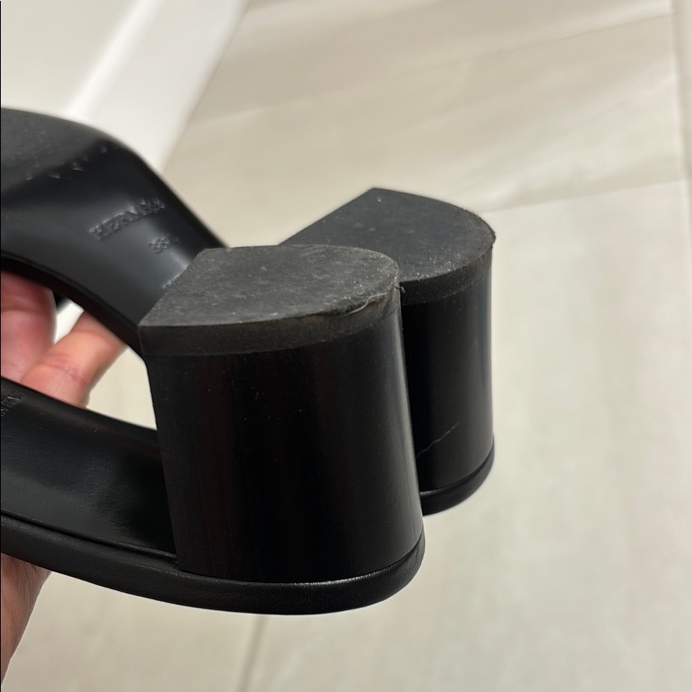 🌺🌸HERMÈS Sandals🌸🌺 - Picture 9 of 13